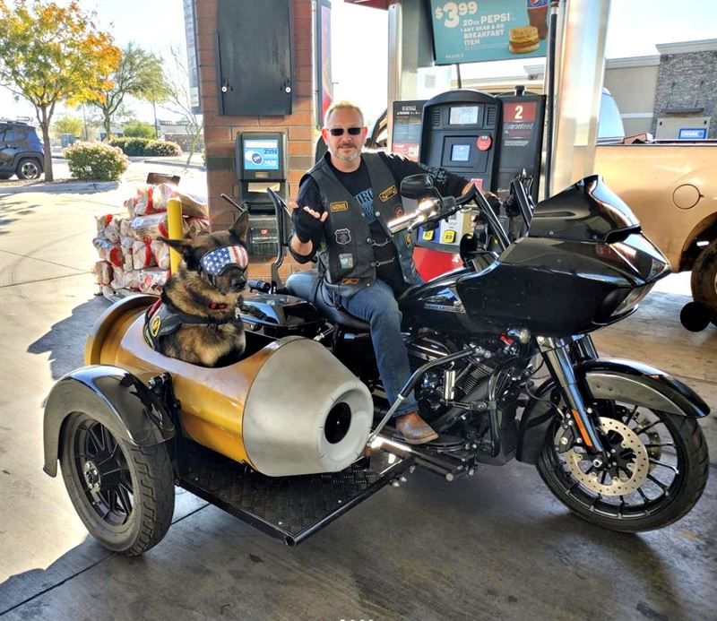 Michael Thomas and Scott: The Story of a Vet, His Dog & their Motorcycle Adventures
